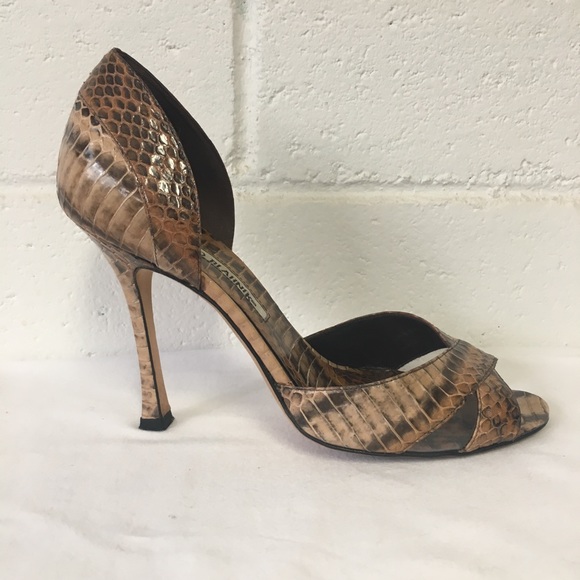 MANOLO BLAHNIK • Snakeskin D’Orsay Heels - Picture 6 of 11